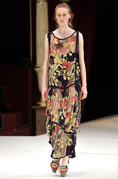 desfile-kenzo-parisverao2011rtw-124