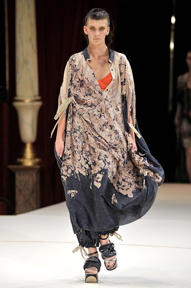 desfile-kenzo-parisverao2011rtw-126