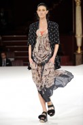 desfile-kenzo-parisverao2011rtw-127