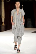desfile-kenzo-parisverao2011rtw-137