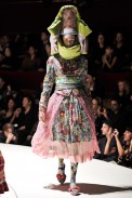 desfile-kenzo-parisverao2011rtw-163