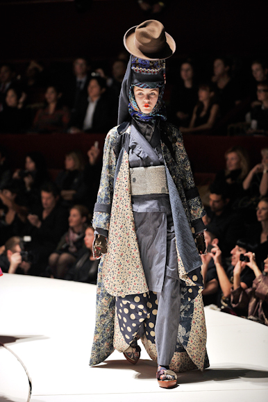 desfile-kenzo-parisverao2011rtw-166