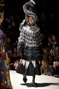 desfile-kenzo-parisverao2011rtw-171