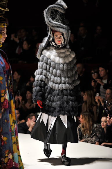 desfile-kenzo-parisverao2011rtw-171