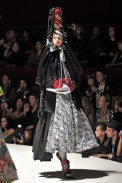 desfile-kenzo-parisverao2011rtw-173