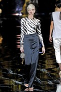 desfile-lvouitton-parisverao2011rtw-151
