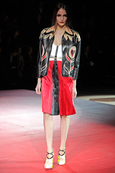 desfiles-miumiu-parisverao2011rtw-103