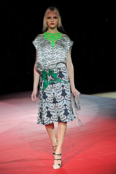 desfiles-miumiu-parisverao2011rtw-107