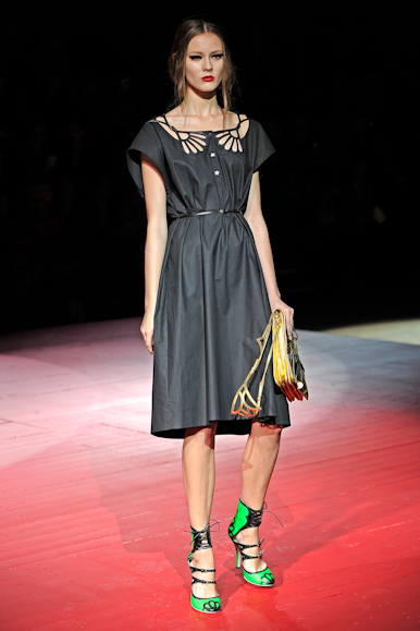 desfiles-miumiu-parisverao2011rtw-118