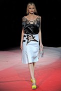 desfiles-miumiu-parisverao2011rtw-119