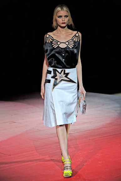 desfiles-miumiu-parisverao2011rtw-119