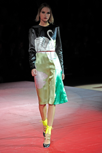 desfiles-miumiu-parisverao2011rtw-125