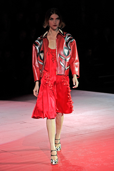 desfiles-miumiu-parisverao2011rtw-135