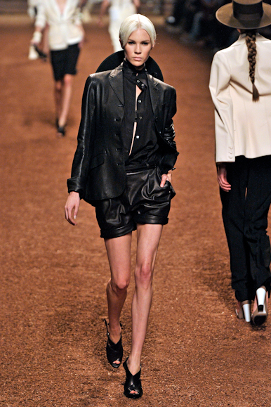 desfiles-hermes-parisverao2011rtw-109