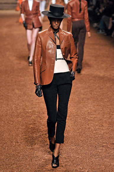 desfiles-hermes-parisverao2011rtw-125