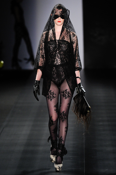 desfiles-walerioaraujo-saopauloinverno2011rtw-103