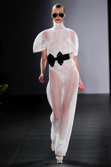 desfiles-walerioaraujo-saopauloinverno2011rtw-112