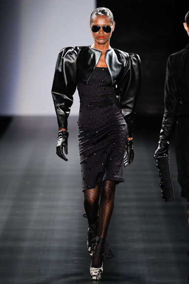 desfiles-walerioaraujo-saopauloinverno2011rtw-117