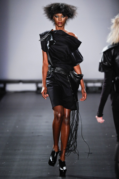 desfiles-roberdognani-saopauloinverno2011rtw-102
