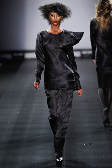 desfiles-roberdognani-saopauloinverno2011rtw-115