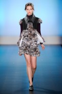 desfiles-cynthiahayashi-saopauloinverno2011rtw-106