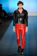 desfiles-alebrito-saopauloinverno2011rtw-103