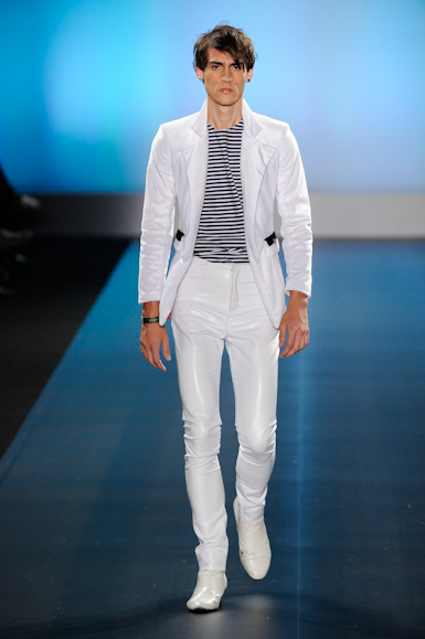 desfiles-alebrito-saopauloinverno2011rtw-109