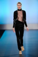 desfiles-alebrito-saopauloinverno2011rtw-115