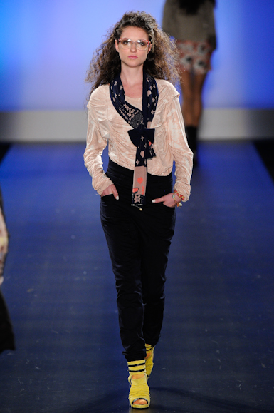 desfiles-karinfeller-saopauloinverno2011rtw-107