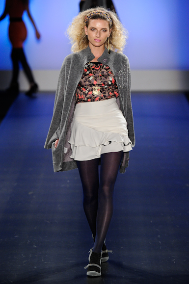 desfiles-karinfeller-saopauloinverno2011rtw-110
