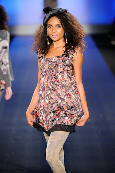 desfiles-karinfeller-saopauloinverno2011rtw-117