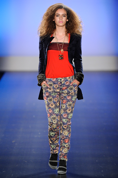 desfiles-karinfeller-saopauloinverno2011rtw-119