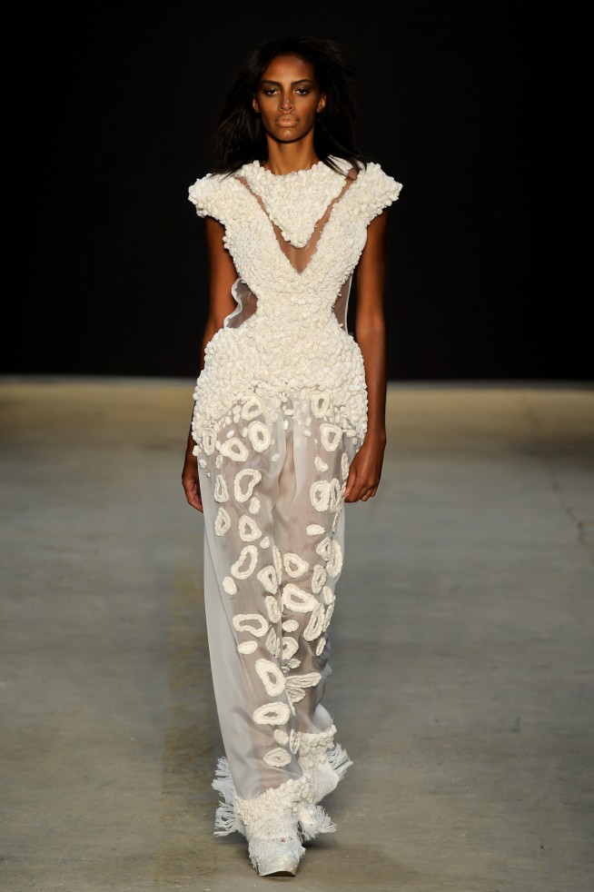 desfile-melkzda-riodejaneiroinverno2011rtw-109