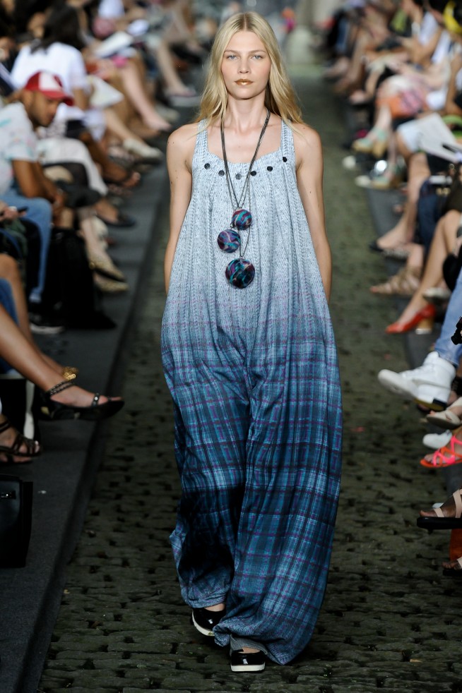desfile-cantao-riodejaneiroinverno2011rtw-127