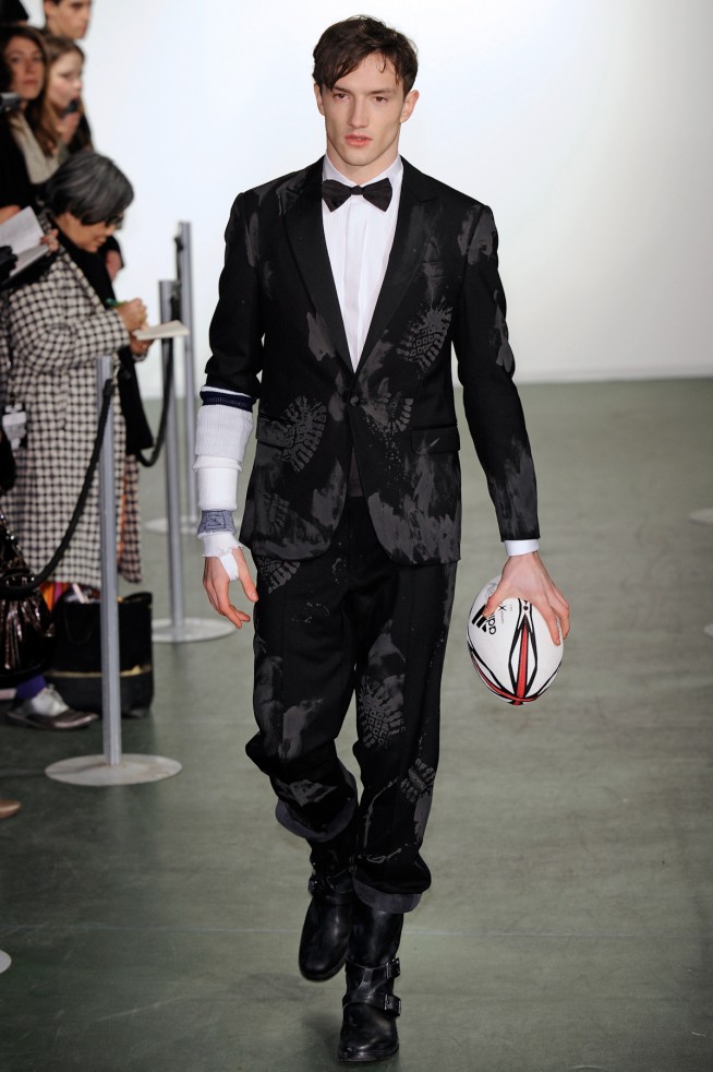 desfile-moschino-milaoinverno2011men-118