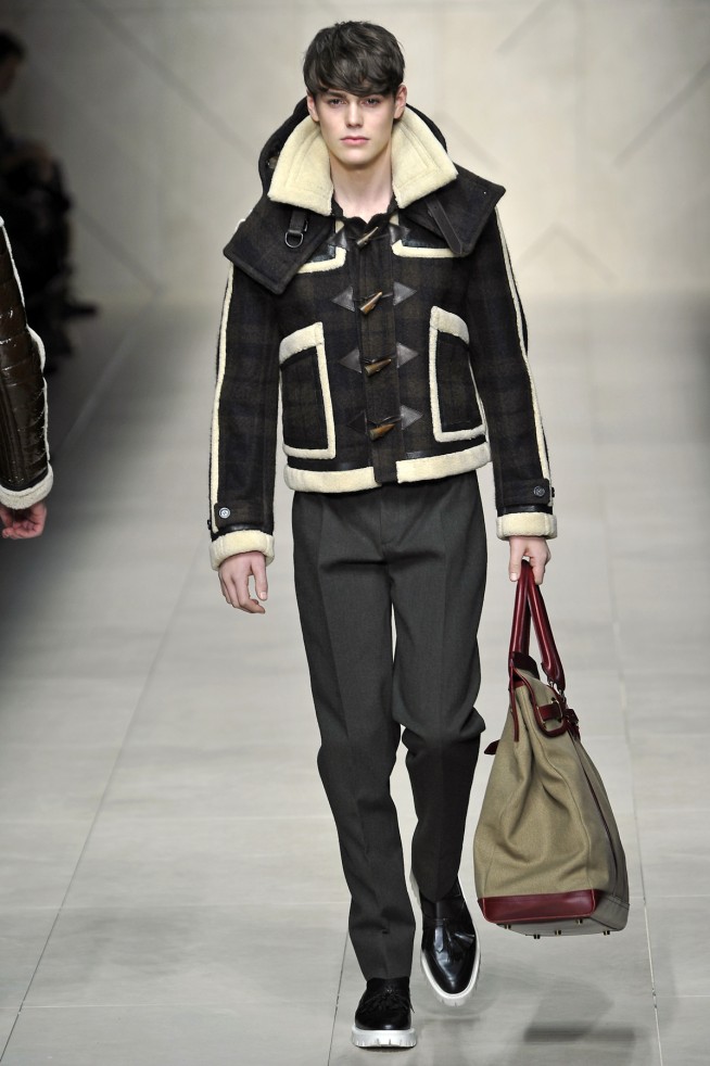 desfile-burberry-milaoinverno2011men-117