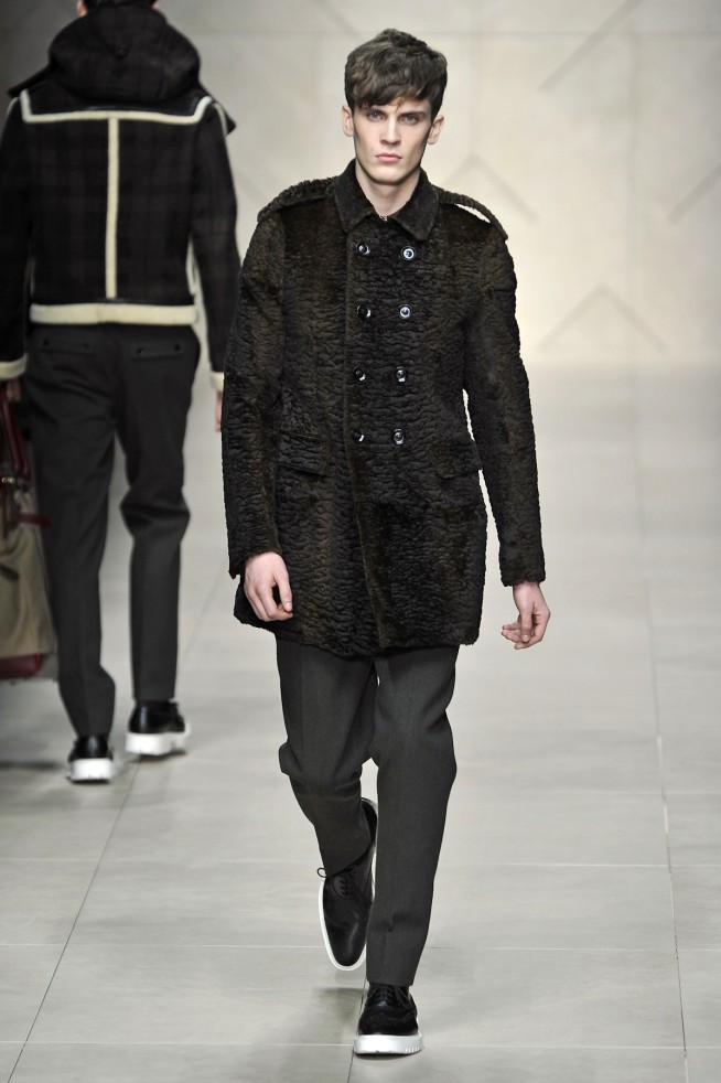 desfile-burberry-milaoinverno2011men-118