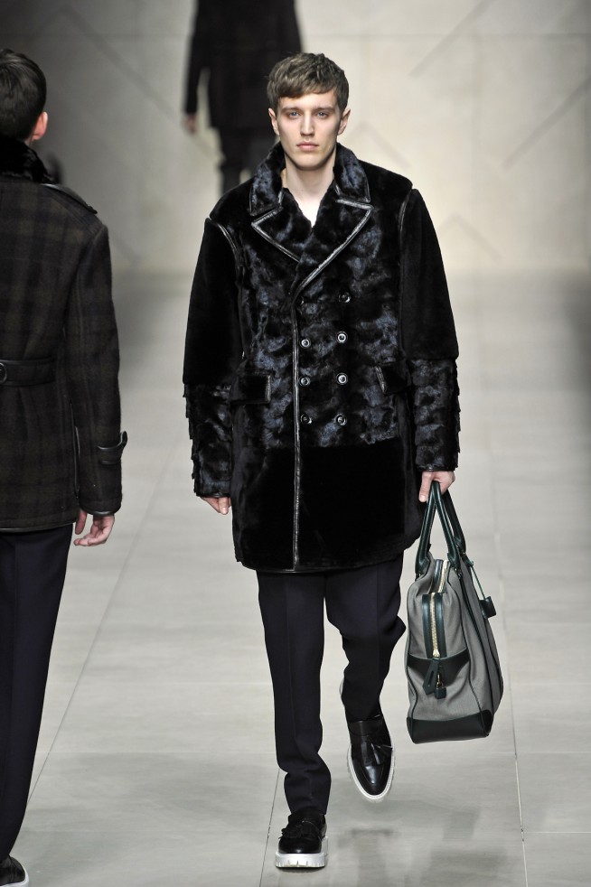 desfile-burberry-milaoinverno2011men-120