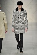 desfile-burberry-milaoinverno2011men-138