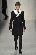 desfile-burberry-milaoinverno2011men-142