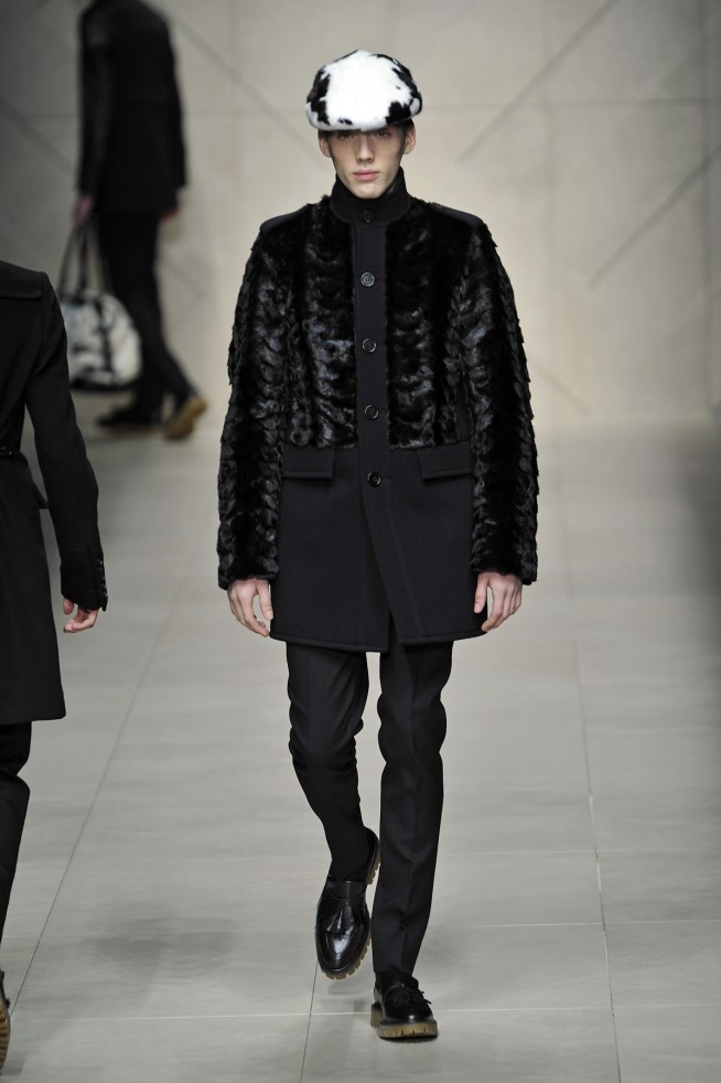 desfile-burberry-milaoinverno2011men-143