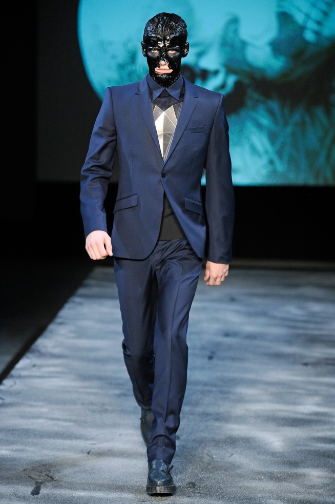 desfile-mugler-parisinverno2011rtw-103