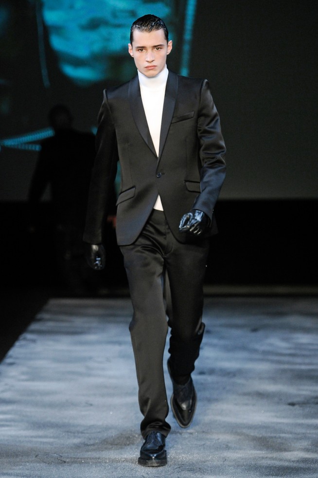 desfile-mugler-parisinverno2011rtw-105