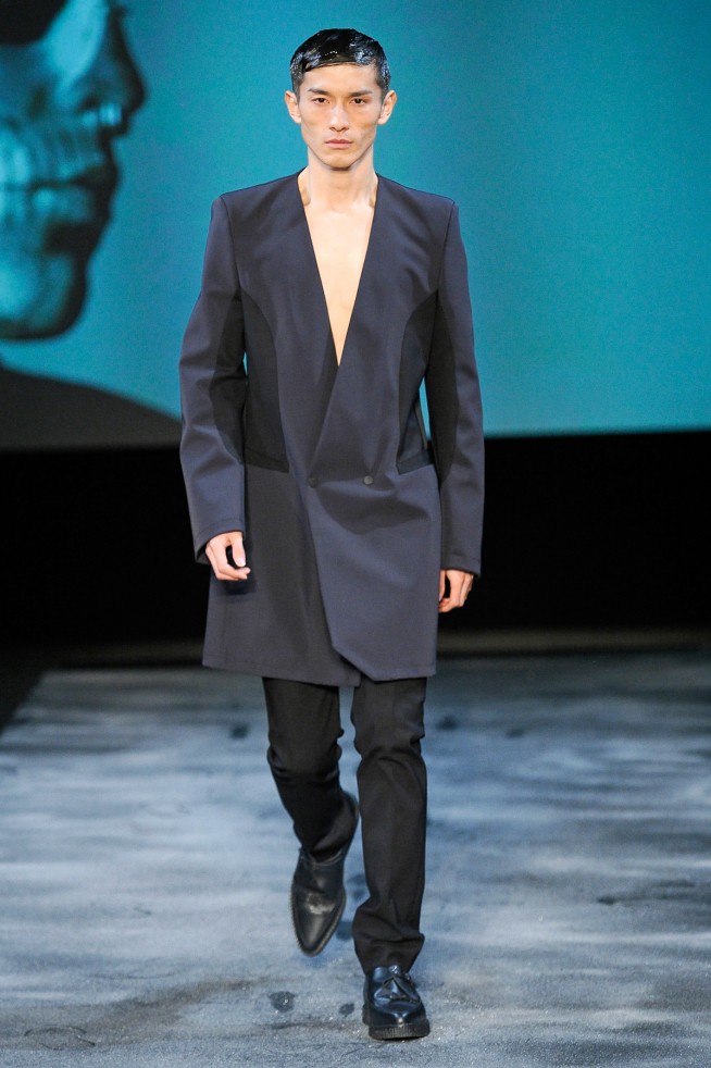desfile-mugler-parisinverno2011rtw-106