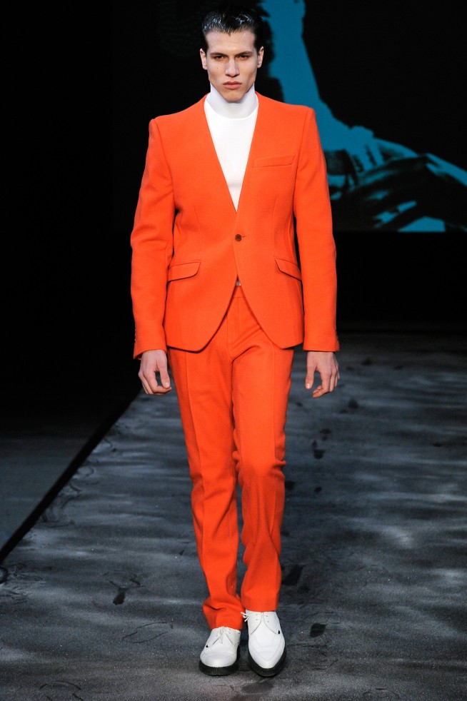 desfile-mugler-parisinverno2011rtw-107