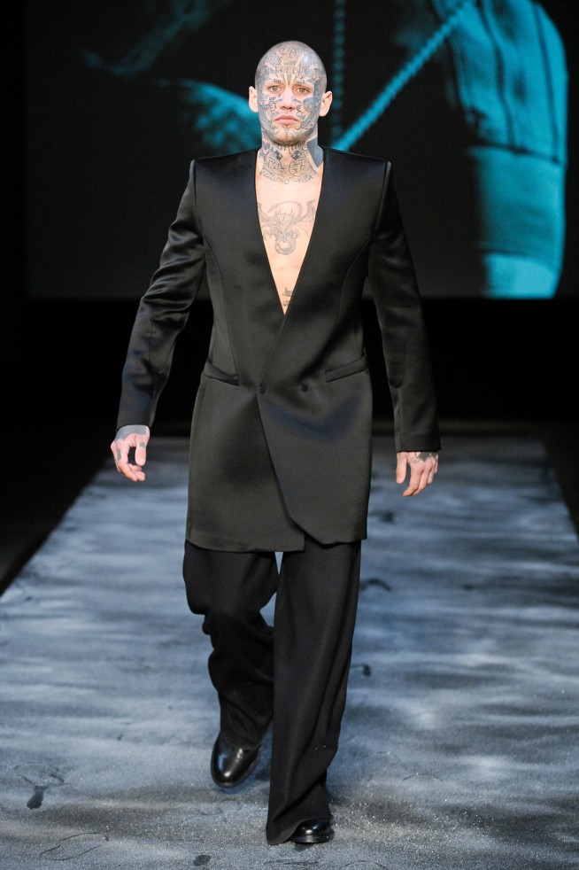desfile-mugler-parisinverno2011rtw-108