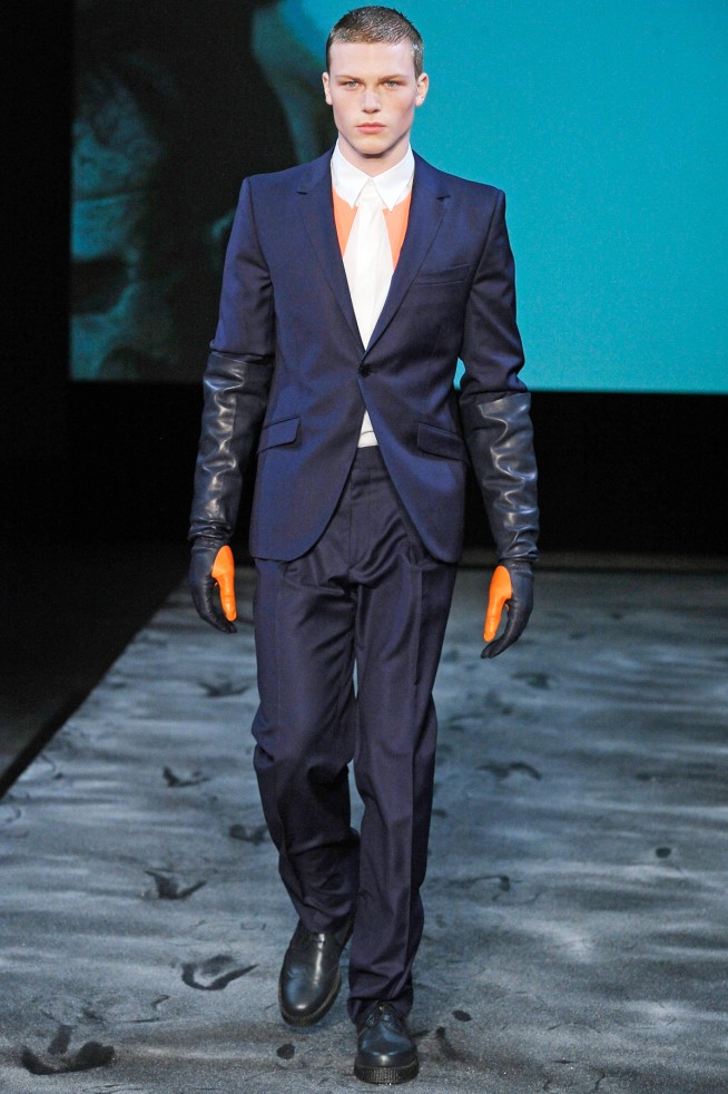 desfile-mugler-parisinverno2011rtw-113