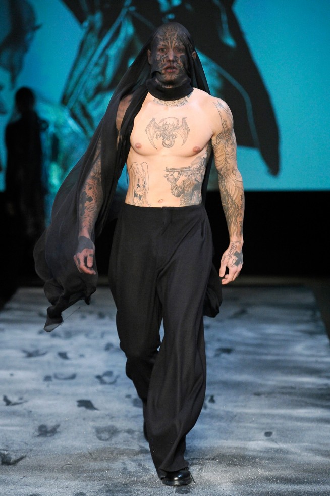 desfile-mugler-parisinverno2011rtw-126