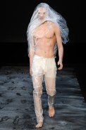 desfile-mugler-parisinverno2011rtw-132