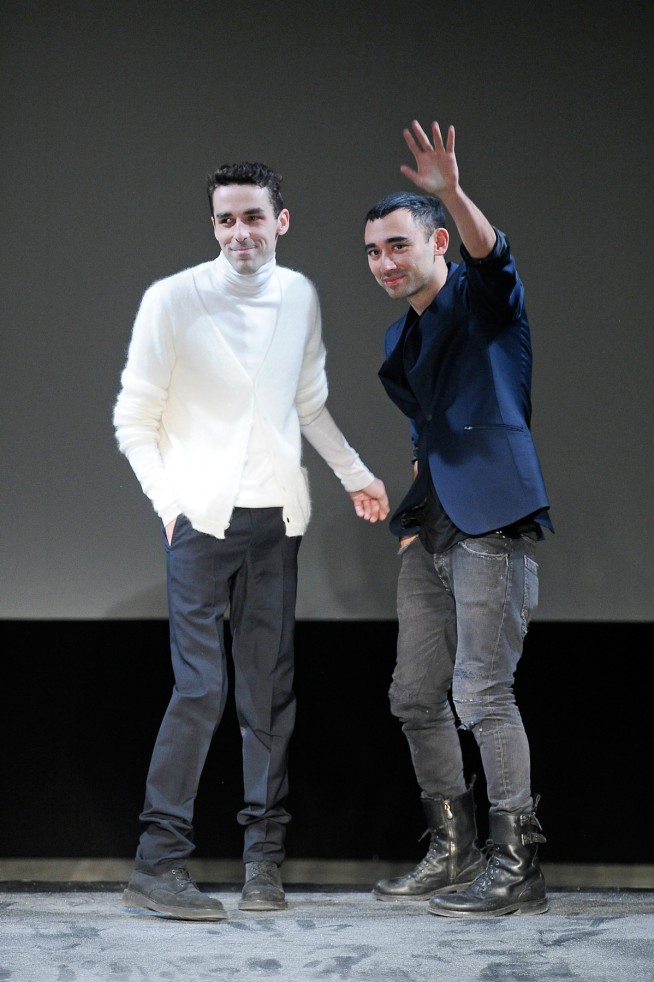 desfile-mugler-parisinverno2011rtw-135